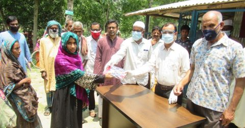 শৈলকুপায় সাড়ে ৩’শ পরিবারের মাঝে আফতাব উদ্দীন স্মৃতি ফাউন্ডেশনের উদ্দ্যোগে খাদ্য ও ঈদ সামগ্রী বিতরণ