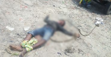 ফতুল্লায় ছিনতাইকারীর ছুরিকাঘাতে আহত-৪, নেশাগ্রস্ত বলে গ্রেফতার করেনি পুলিশ!