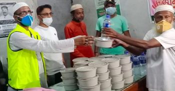 দুই হাজার দূস্থ্য ও অসহায়দের ইফতার ও ঈদ সামগ্রী বিতরণ করলেন যুবলীগ নেতা বুলেট আকন