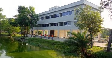 নরসিংদি ফেরত গলাচিপায় ১১ শ্রমিক প্রাতিষ্ঠানিক কোয়ারিন্টাইনে: শ্রমিকের নমুনা সংগ্রহ