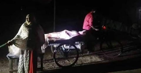 শ্বাসকষ্ট আক্রান্ত ব্যক্তি মারা গেলে লাশ নামাতে দিলো না স্বজনরা!