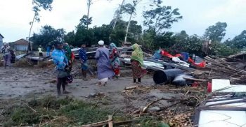 ঘূর্ণিঝড় আম্ফানের তাণ্ডবে লণ্ডভণ্ড সাতক্ষীরার উপকূলীয় অঞ্চল