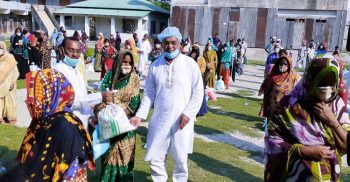 রাঙ্গাবালীতে অসহায়দের ত্রাণ দিল এমপি মহিব্বুর রহমান মহিব