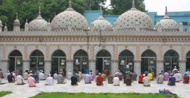 দক্ষিণ-পশ্চিমাঞ্চলে ১মাস পর বিভিন্ন মসজিদে জুমার নামাজ আদায়