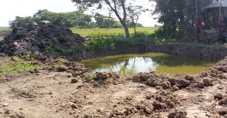 গলাচিপায় জোর পূর্বক জমি দখলের চেষ্টা পরিবারটি দিশেহারা