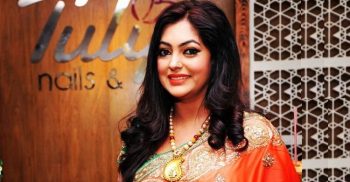 মা দিবসে বৃদ্ধাশ্রমের মায়েদের পাশে জনপ্রিয় নায়িকা নিপুণ