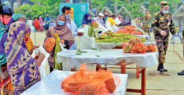 ফরিদপুরে সেনাবাহিনীর বিনামূল্যে ১ মিনিটের বাজার