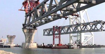 পদ্মা সেতুর রেল লিঙ্ক প্রকল্পে শ্রমিকদের বিক্ষোভ, ৬ জন গুলিবিদ্ধ