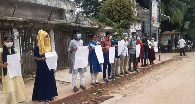 জনগণের স্বাস্থ্যসেবা নিশ্চিতে ব্যর্থ স্বাস্থ্যমন্ত্রীর পদত্যাগ দাবি
