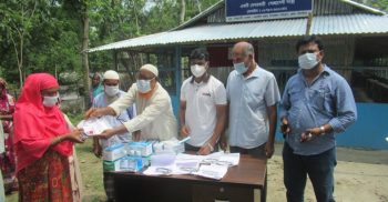 শৈলকুপায় আফতাব উদ্দিন স্মৃতি ফাউন্ডেশনের উদ্যোগে বিনা মূল্যে স্বাস্থ্য উপকরণ বিতরণ