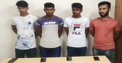 ঝিনাইদহে জোরপুর্বক গৃহবধুর নগ্ন ছবি তুলে ব্ল্যাকমেইল, ৪ যুবক গ্রেফতার