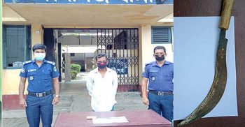 কালীগঞ্জে কুপিয়ে হত্যার আসামিকে মাত্র ৮ ঘন্টায় আটক করল পুলিশ