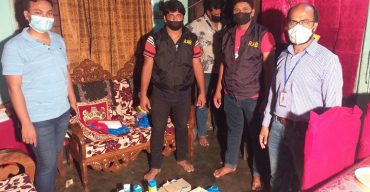 ঝিনাইদহে ভোক্তা অধিকার সংরক্ষণ অধিদপ্তর ও র‌্যাব-৬’র সফল অভিযানে নিষিদ্ধ ঔষধ জব্দ