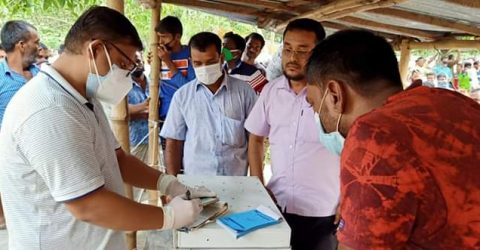 সাপাহার হাটে গরু ছাগলের অতিরিক্ত খাজনা আদায় করায় ভ্রাম্যমাণ আদালতে জরিমানা