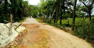 কোটচাঁদপুর মহেশপুর যাওয়ার নিরাপদ সড়কটির এখন নাজুক অবস্থা