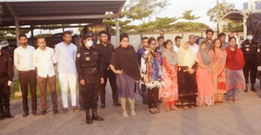 চাকরির লোভ দেখিয়ে প্রতারণা, ঢাকার মহাখালীতে গ্রেপ্তার ২০