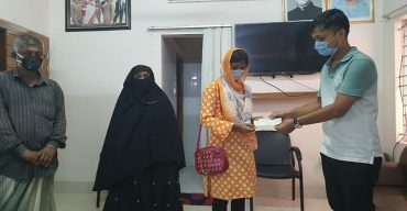 ঘর পালানো কিশোরীর দ্রোহের গল্প!