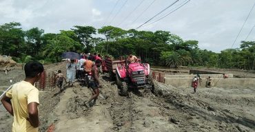 সড়কের বেহাল দশা- ভোগান্তিতে কয়েক হাজার মানুষ