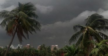 দেশের অর্ধেক অঞ্চলের বেশিরভাগ অঞ্চলে ঝড়-বৃষ্টির আশঙ্কা