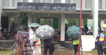 নিষেধাজ্ঞা উপেক্ষা করে মাছ শিকারের অপরাধে ছয় ট্রলার মালিককে জরিমানা