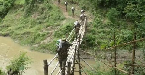 খাগড়াছড়ির পাহাড়ে সেনাবাহিনীর মানবিক সহায়তা অব্যাহত