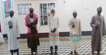 বেনাপোলে এতিম শিক্ষার্থীদের হাতে কোরআন তুলে দিলেন দেশ সেরা উদ্ভাবক মিজান