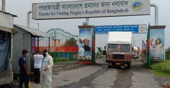 আড়াই মাস পর ভারত থেকে ২৪টি পণ্যবাহী ট্রাক এলো বাংলাদেশের বেনাপোল বন্দরে