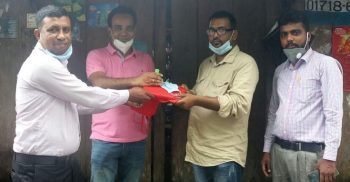 কলাপাড়ায় গনমাধ্যম কর্মিদের করোনা প্রতিরোধক উপহার সামগ্রী মাস্ক ও পি,পি,ই প্রদান