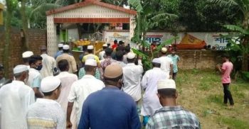 কুমিল্লায় ৩ ঘণ্টার ব্যবধানে বাবা-ছেলের মৃত্যু, করোনা আতঙ্কে এলাকাবাসী