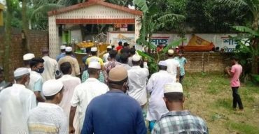 কুমিল্লায় ৩ ঘণ্টার ব্যবধানে বাবা-ছেলের মৃত্যু, করোনা আতঙ্কে এলাকাবাসী