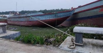 বালুর জাহাজের এংকর এখন কলাপাড়ার বিনোদন স্পট হেলি পোর্টএর বেঞ্চ