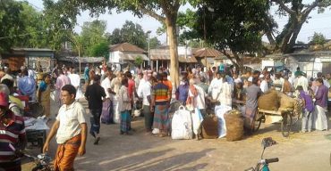 নওগাঁর আত্রাইয়ে সাপ্তাহিক হাট বন্ধ থাকায় লাখ লাখ টাকা লোকসানের মুখে হাটইজাদাররা