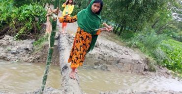 চাঁদা না পেয়ে সরকারি সড়ক কেটে দিলো চেয়ারম্যানের সহযোগীরা, স্কুলের নির্মাণ কাজ বন্ধ