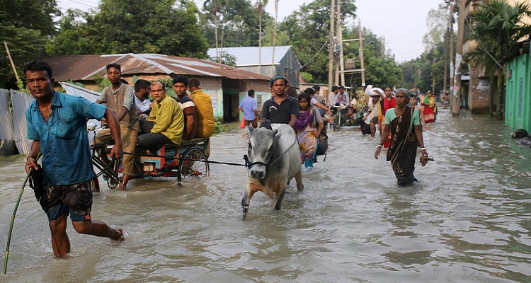ভয়াবহ বন্যা ও মানবিকতা