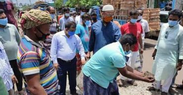 নিম্নমানের নির্মাণ সামগ্রী ব্যবহার: ড্রেনার কাজ বন্ধ করে দিলেন উপজেলা নির্বাহী অফিসার