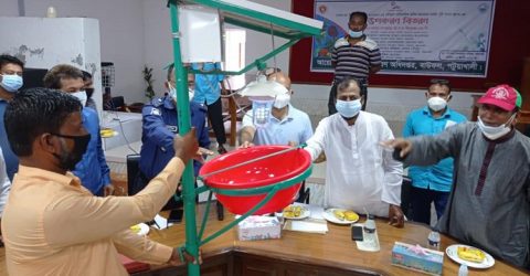 বাউফলে খরিপ ও পারিবারিক কৃষির আওতায় সবজি পুষ্টিবাগান উপকরণ বিতরন