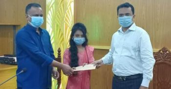 পিরোজপুরে অসচ্ছল সংস্কৃতিসেবীদের আর্থিক অনুদান প্রদান