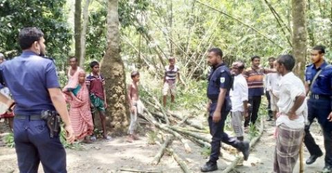 পাবনার সাঁথিয়ায় সন্ত্রাসী দ্বারা জমি দখলের চেষ্টা, ৭টি মোটর সাইকেল জব্দ