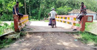 চার বছরেও নির্মাণ হয়নি জনগুরুত্বপূর্ণ ব্রীজের এ্যাপোচ সড়ক অদৃশ্য!