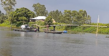 চলছে বালু উত্তোলনের নামে হরিলুট হাওর অঞ্চল অস্তিত্ব সংকটে