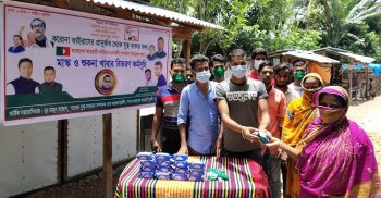 গলাচিপায় আওয়ামী স্বাধীনতা প্রজন্মলীগের উদ্যোগে মাস্ক ও বিস্কুট বিতরণ