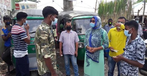 বাগেরহাটে মাস্ক ব্যবহার না করায় ভ্রাম্যমান আদালতের অর্থদন্ড
