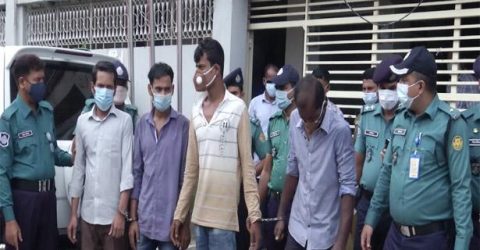 রাজধানীর বাড্ডা থেকে ৪ ডাকাতকে আটক করেছে পুলিশ