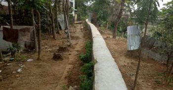 ফ্লাড ওয়াল নির্মাণে ঝুকিপূর্ণ স্থানটিই এখন সবচেয়ে নিরাপদ