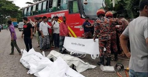 সিলেটে মর্মান্তিক এক সড়ক দুর্ঘটনা কেরে নিল ৫টি প্রাণ