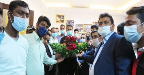 লেবাননে নবনিযুক্ত রাষ্ট্রদূতকে আ’লীগের ফুলেল শুভেচ্ছা