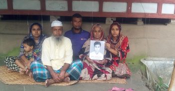 ২১ আগস্ট গ্রেনেড হামলায় দশমিনায় স্বজনহারা মামুনের মা-বাবা