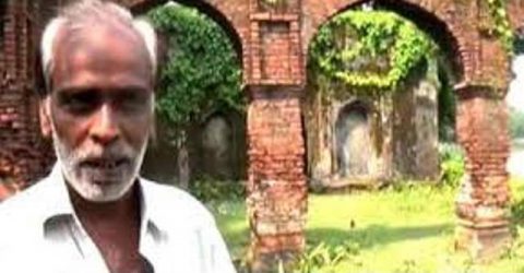 গলাচিপায় হারিয়ে যাচ্ছে ঐতিহ্যবাহী দয়াময়ী মন্দির