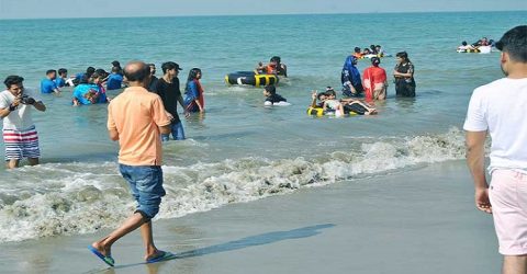 আজ থেকে পর্যটকদের জন্য খুলছে কক্সবাজার