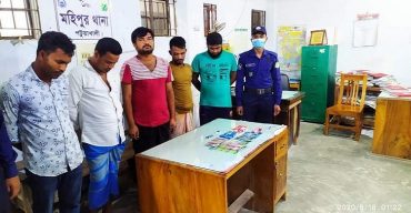 কুয়াকাটায় আবাসিক হোটেল থেকে ছাত্রলীগ সভাপতি সহ ৫জুয়ারি আটক, ৪ পুলিশ সদস্য আহত